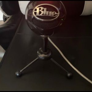 Blue snowball microphone